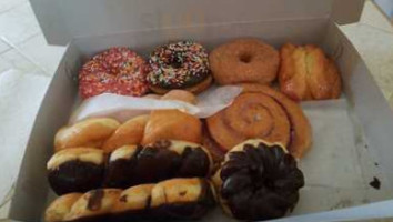 Crispy's Donuts food