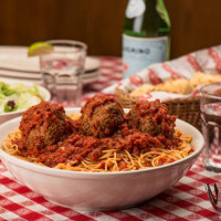 Buca di Beppo Arrowhead food