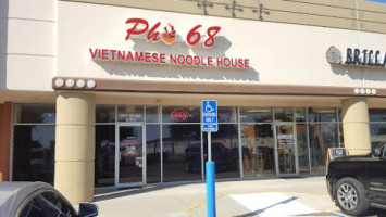 Pho 68 outside