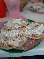 Sopes Doña Chopa food