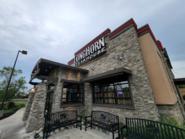 Longhorn Steakhouse outside