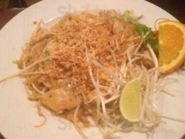 Koon Manee Thai Sushi food