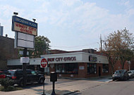 Windy City Gyros outside