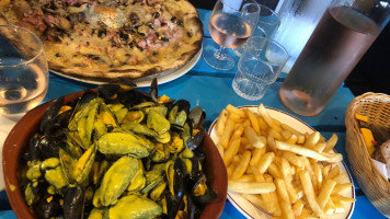 La Cave aux Moules food