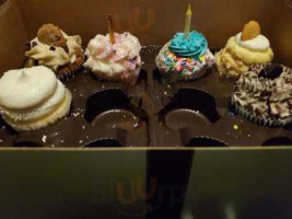 Gigi's Cupcakes food