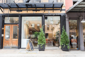 Sweetgreen Gansevoort St outside