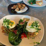 Revival Bar+Kitchen Comida