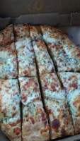 Barro's Pizza food