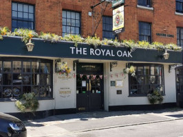 The Royal Oak outside