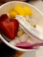 Yogurtland food