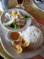 Promise Thai Cusine food