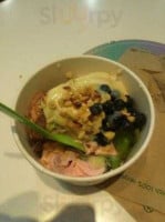 Yogurtland food