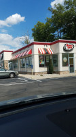 Honey Dew Donuts outside