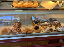 Le Rendez-vous French Bakery food