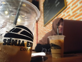 Senja Express Coffee food