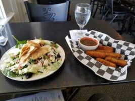 The Highland Park Grille food