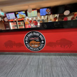 Apache Pizza Dentro
