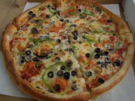 Famous Pizza food