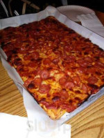 Tommys Pizzeria food
