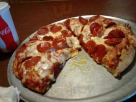 Rusty's Pizza Parlor food
