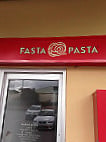 Fasta Pasta outside