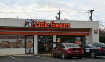 Little Caesars Pizza outside