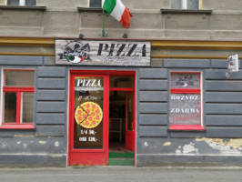 Pizza Lombardia inside