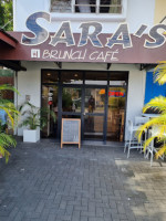 Sara's Brunch Café outside