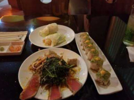 Yomama Sushi food