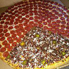 La Mega Pizza food