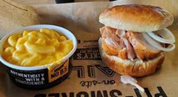 Dickey's Barbecue Pit food