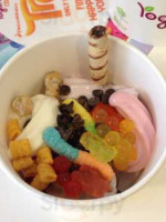 Yogurtland food