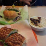 Stuffed Inn Comida