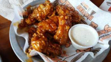 Hooters food