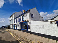 The Navy Inn outside