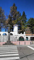 Parador De Turismo De Cruz De Tejeda. Roque Nublo outside