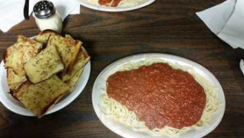 The Grinder's Spagheti House food