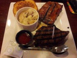 Lock Sixteen Steakhouse food