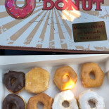 Murray's Donuts Exterior