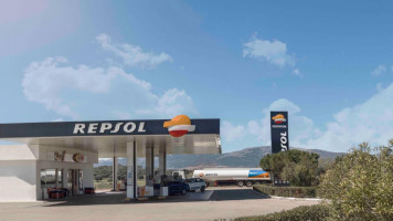 Estación De Servicio Repsol outside