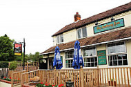 The Railway Inn At Ripple outside