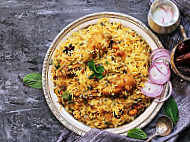 Lilla Karachi food