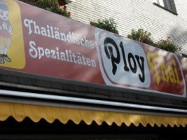 Ploy Thai Bistro outside