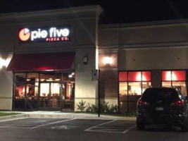 Pie Five Pizza Co. outside