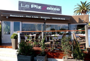 Le Pizzaiol outside