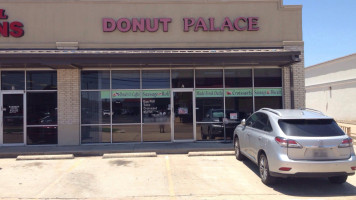 The Donut Palace food