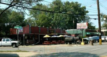 Frankfort Avenue Beer Depot outside