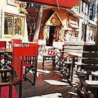 Cafe Bar Altamira outside
