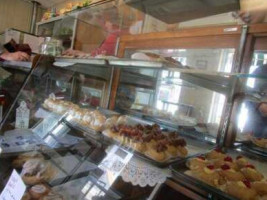 Bachini's Bakery food