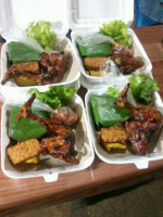 Rumah Makan Lesehan Teh Lilis Bandung food